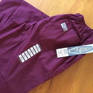 SCRUB ZONE Scrub Pants Wine Size Medium *NWT*